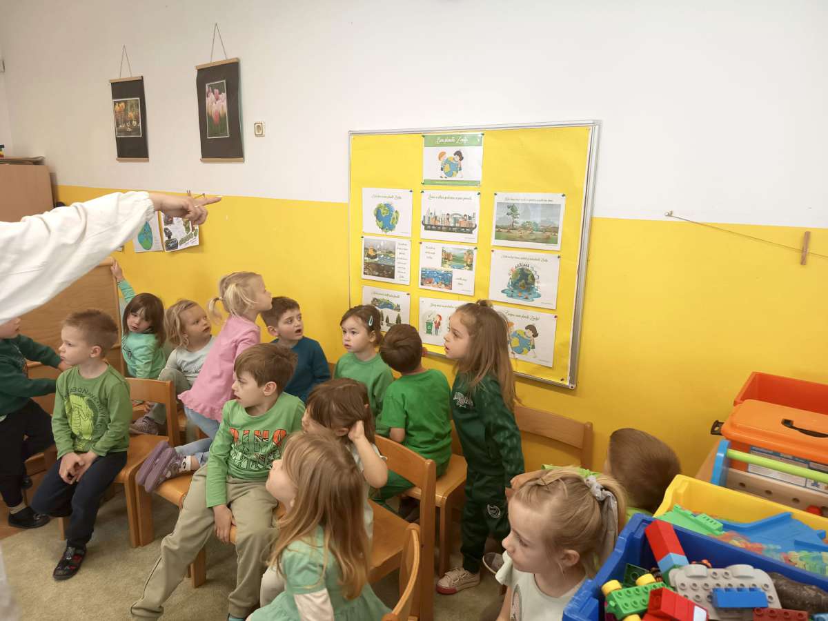 EDUKATIVNI POSJET PČELARICE POVODOM DANA PLANETA ZEMLJE